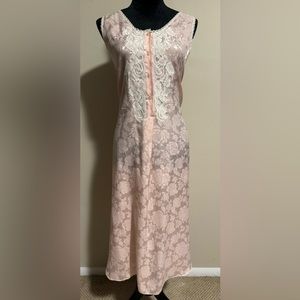 EUC Eve Stillman Pink and White Floral Lacy Nightgown size large